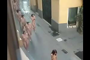 chicas corren desnudas por la calle  = XXX  video porn bit xxx movie ejiksjm