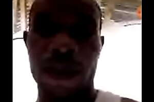 Voici quelques séquences de vidéos à caractère pornographique de Mr Mathurin Evina d'origine gabonaise résidant au Gabon homme en uniforme travaillant dans chilled through défense nationale gabonaise tél/WhatsApp