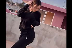 Fernanda en pants negro