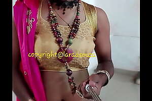 Indian crossdresser Lara D'Souza XXX video involving saree 2