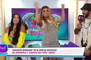 Yuleysi Coca, presentadora ecuatoriana, muestra las CHICHIS en televisión