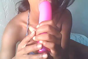 Sultry Shakedown quickly deepthroats pink dildo