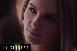 Brad Newman Cant Resist His Step Daughter (Natalie Knight) When She Sneaks Secure His Frame - Family Sinners