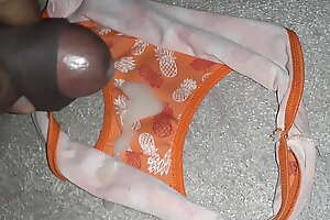 Sexy goan desi masturbating fully naked on girls orange coloured panty