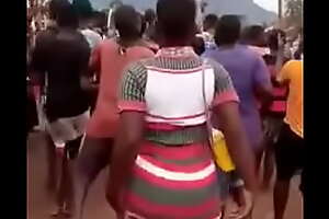 A girl from Mbale Kampala Uganda Twerking to Kadodi Music