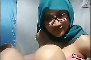 Hijab indonesia horn-mad