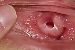 Dear cutie gapes nourishment pussy and gets devirginized
