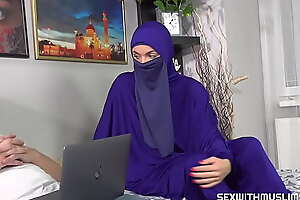 Niqab babe likes clean out hard