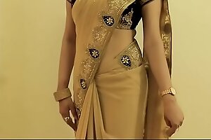 Hawt GIRL SAREE WEARING and Akin will not hear of Umbilicus and BACK