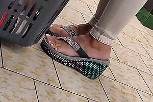 candid01 feet sandals milf