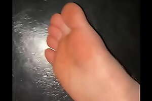 pallid boy can’t stop jacking off approximately his own soft soles!!! (CUM AT END!!!)